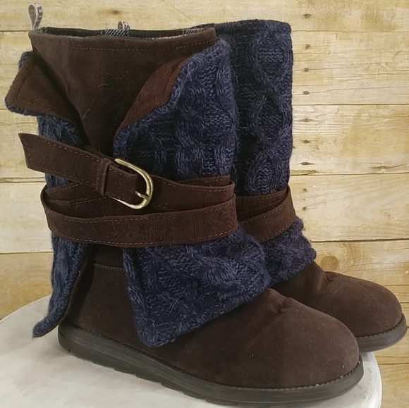 Muk Luks Shoes - Muk Luks boots size 8